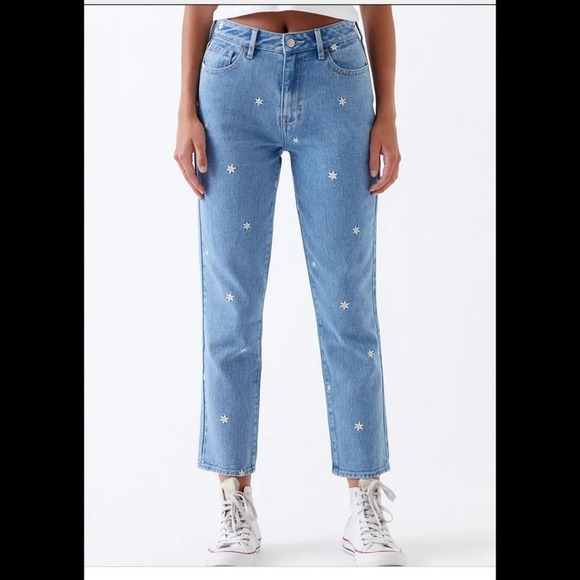 PacSun Raining Daisy Mom Jeans - Picture 1 of 12
